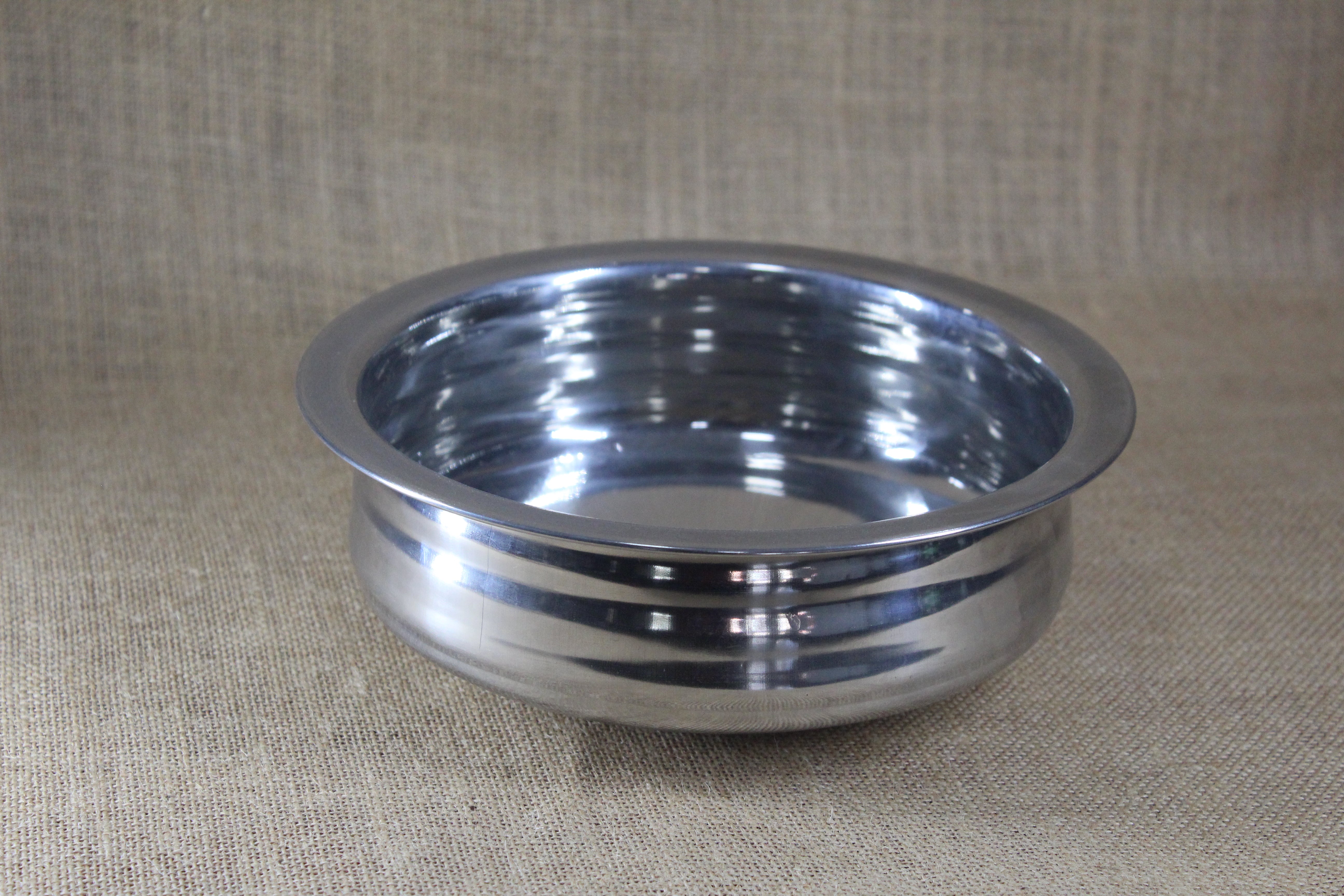 Stainless Steel Uruli