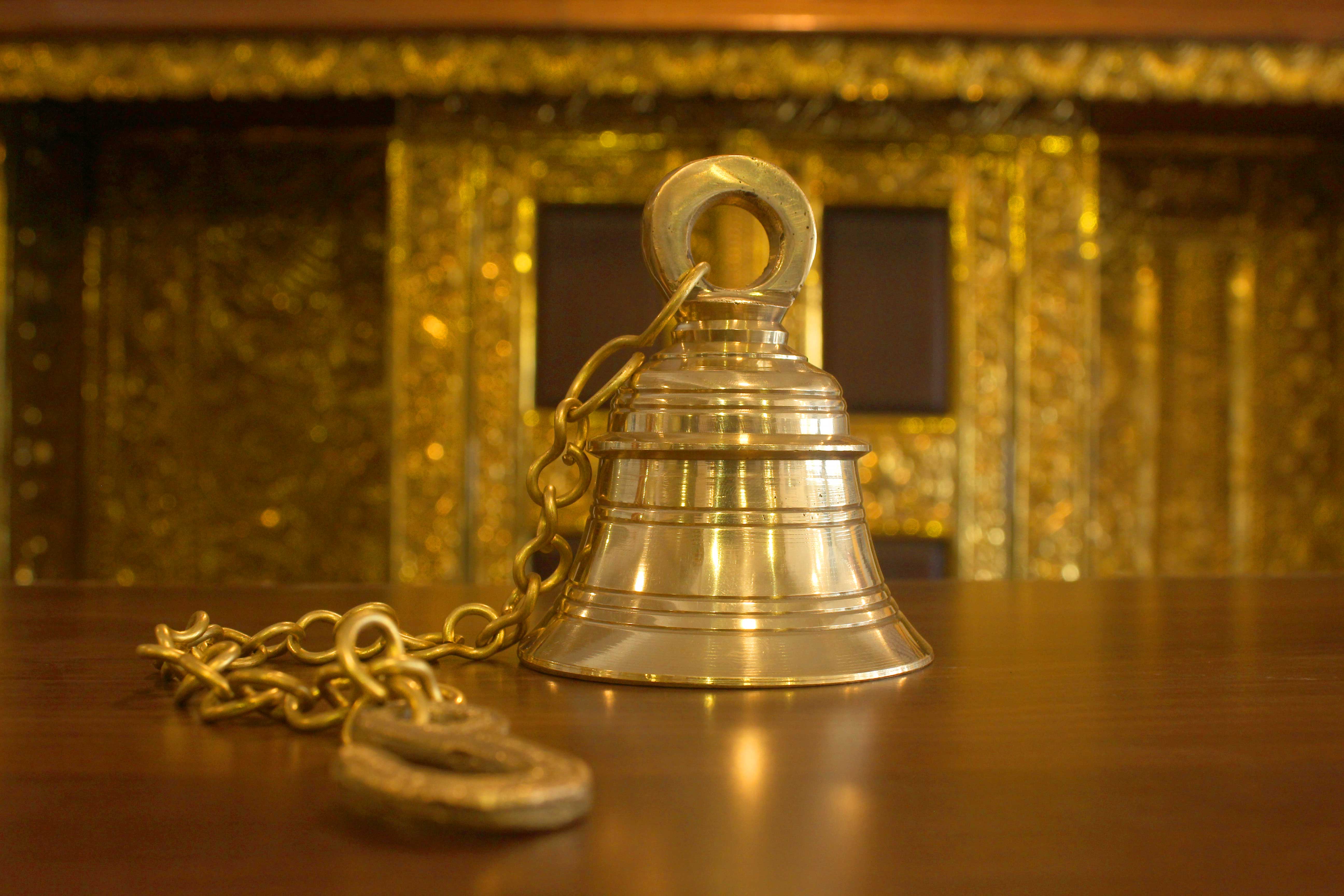 Brass Chain and Bell, 620g