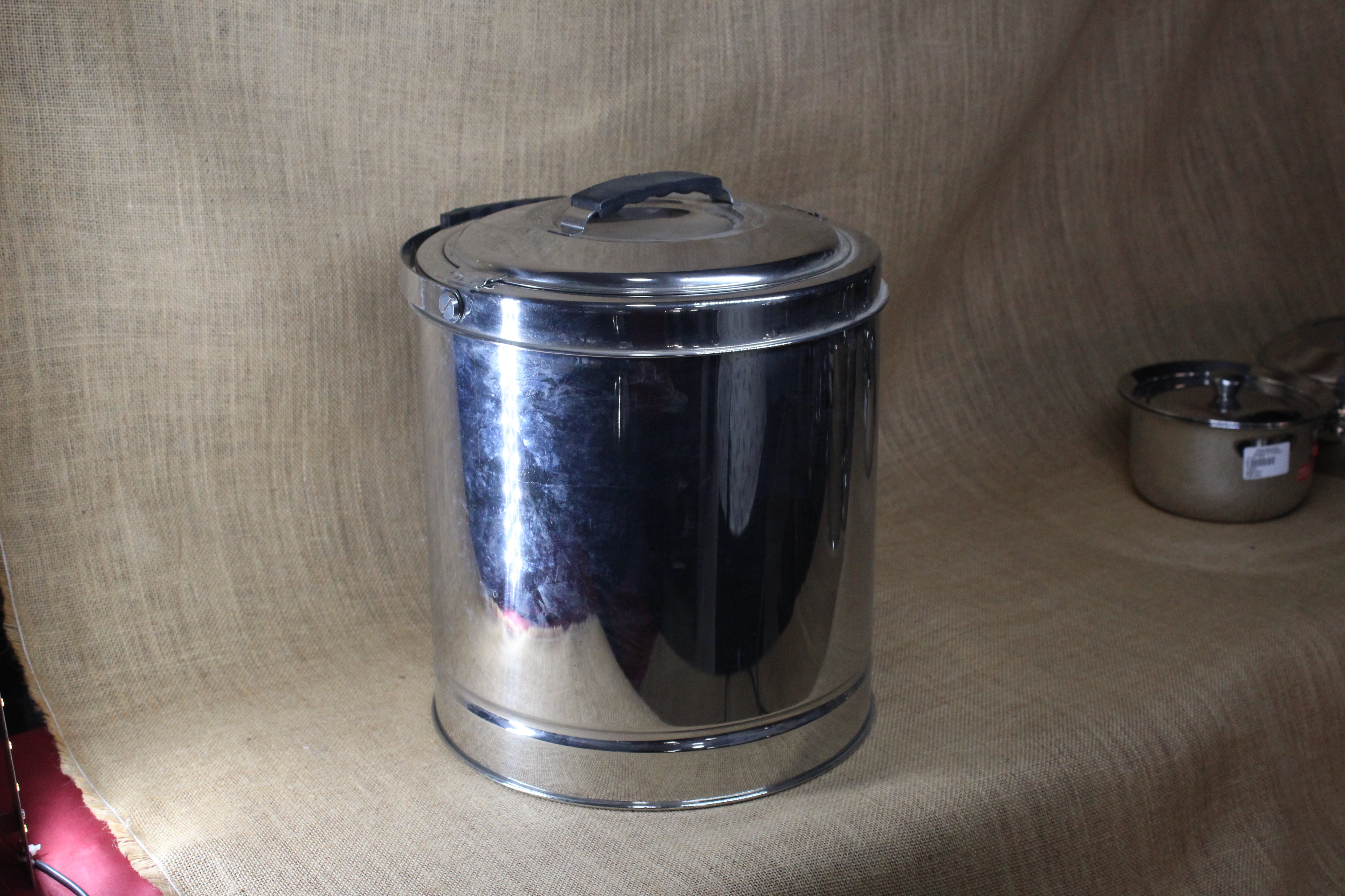 Stainless Steel Carrier Hot Pot 10 L - Premium Stainless Steel from Cherakulam Vessels & Crockery - Just Rs. 3399! Shop now at Cherakulam Vessels & Crockery